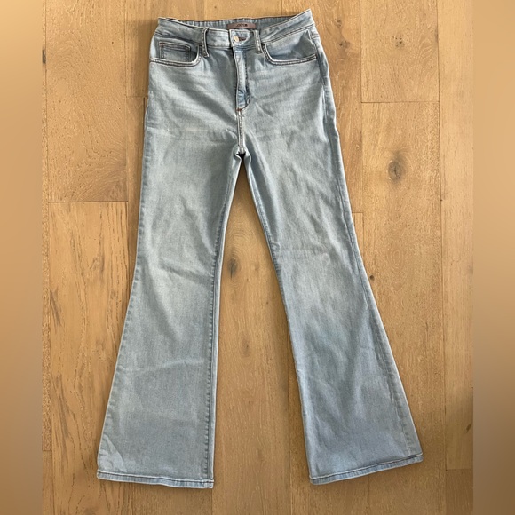 Joe's Jeans The Riley High Rise Light Wash Flare - Picture 3 of 8